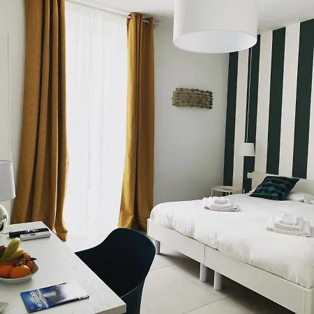 L'ancora Oda ve Kahvaltı Milazzo